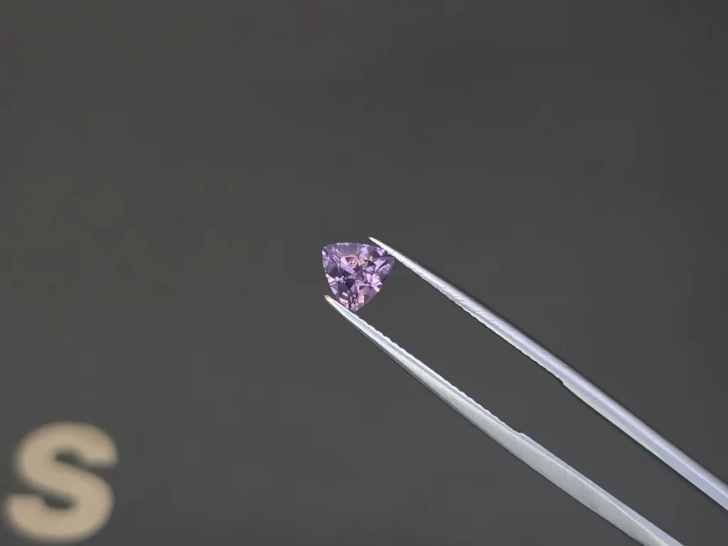 Lavender spinel trillion cut 0.86 carats, Tanzania Image №4