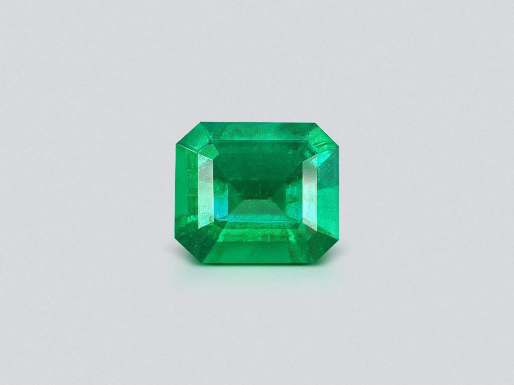 Colombian Vivid Green emerald in octagon shape 3.99 ct, GRS Image №1