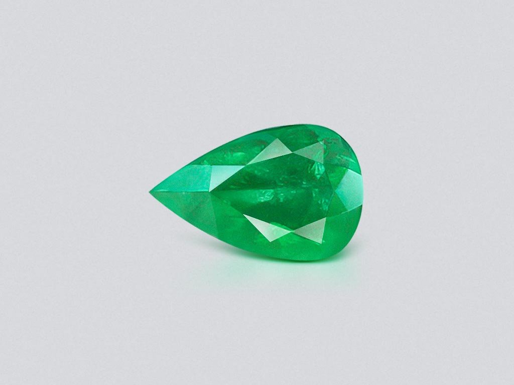 Muzo Green pear cut emerald 1.59 ct, Colombia Image №1