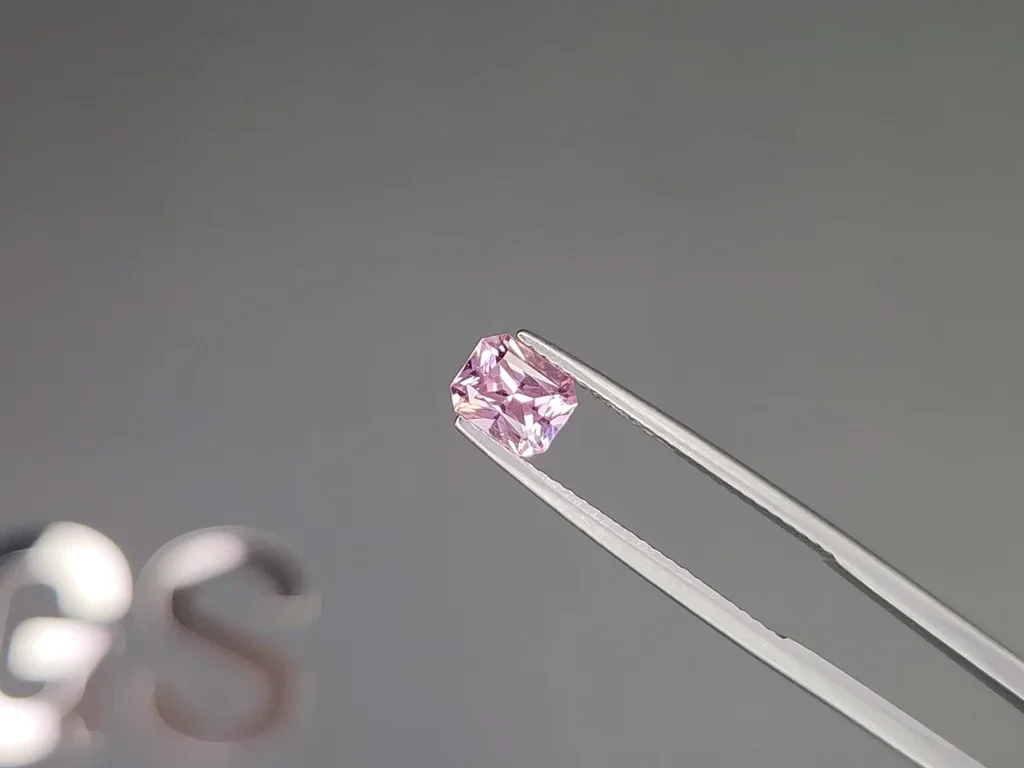 Pink sapphire (Baby Pink) radiant cut 0.90 carats, Madagascar Image №3