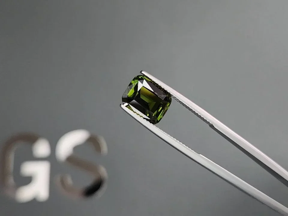 Deep green chrome tourmaline in cushion cut 4.08 carats, Pakistan  Image №3