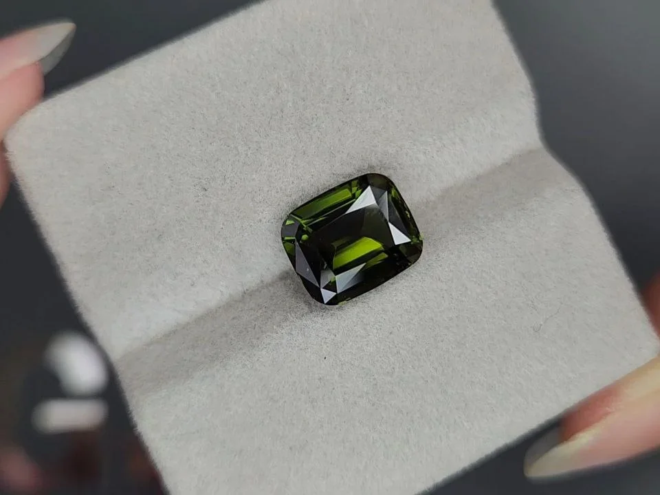 Deep green chrome tourmaline in cushion cut 4.08 carats, Pakistan  Image №4
