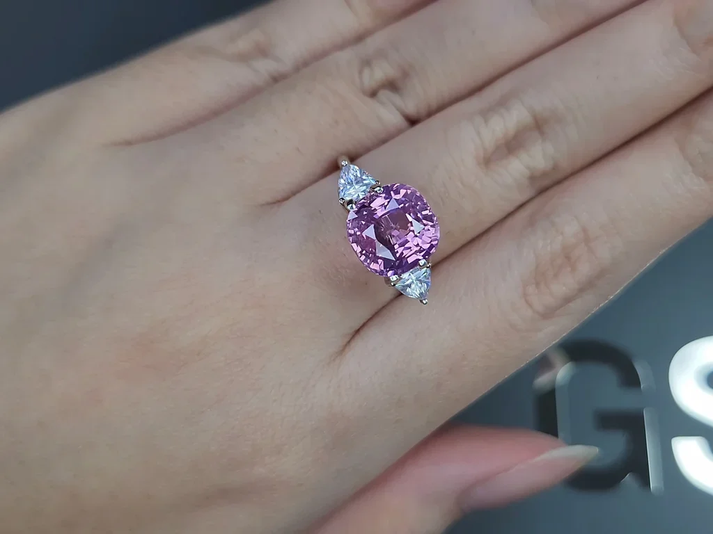 Unheated lavender sapphire in cushion cut 6.61 carats, Sri Lanka Image №5