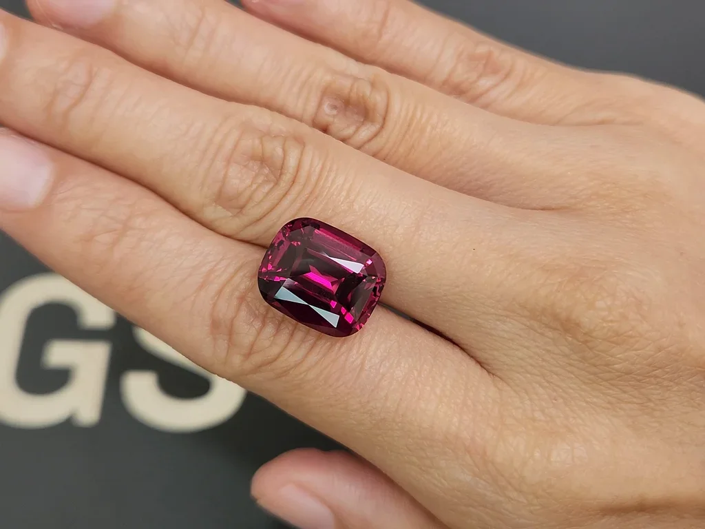 Garnet rhodolite cushion cut 15.09 carats, Tanzania Image №2