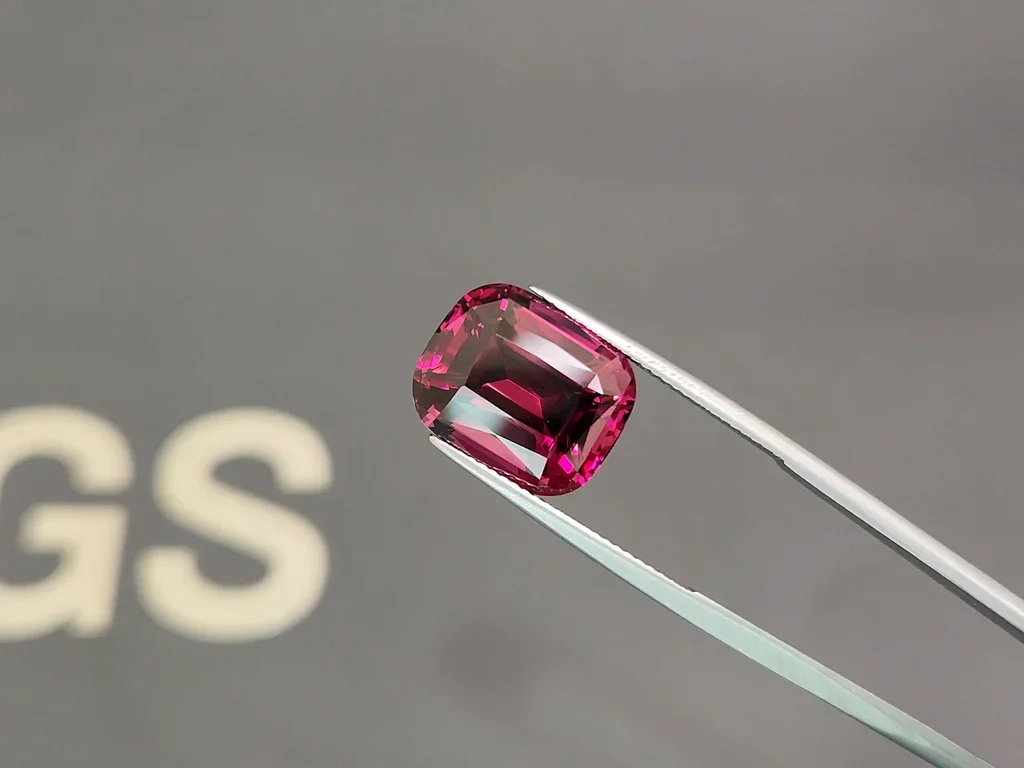 Garnet rhodolite cushion cut 15.09 carats, Tanzania Image №3