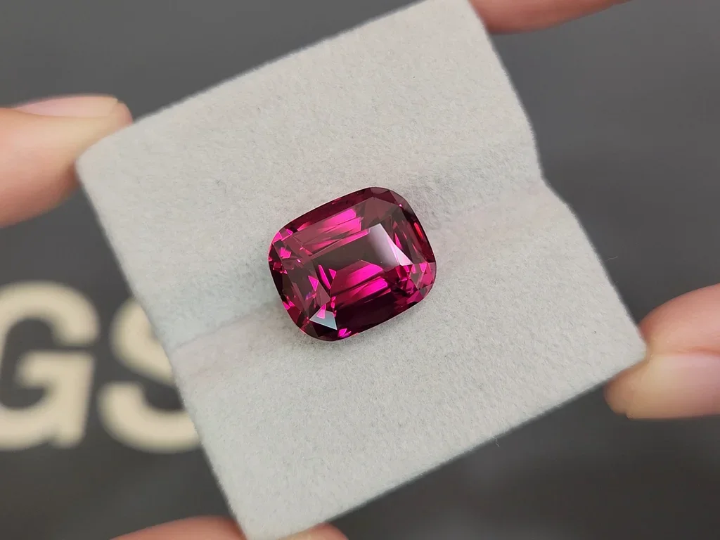 Garnet rhodolite cushion cut 15.09 carats, Tanzania Image №4