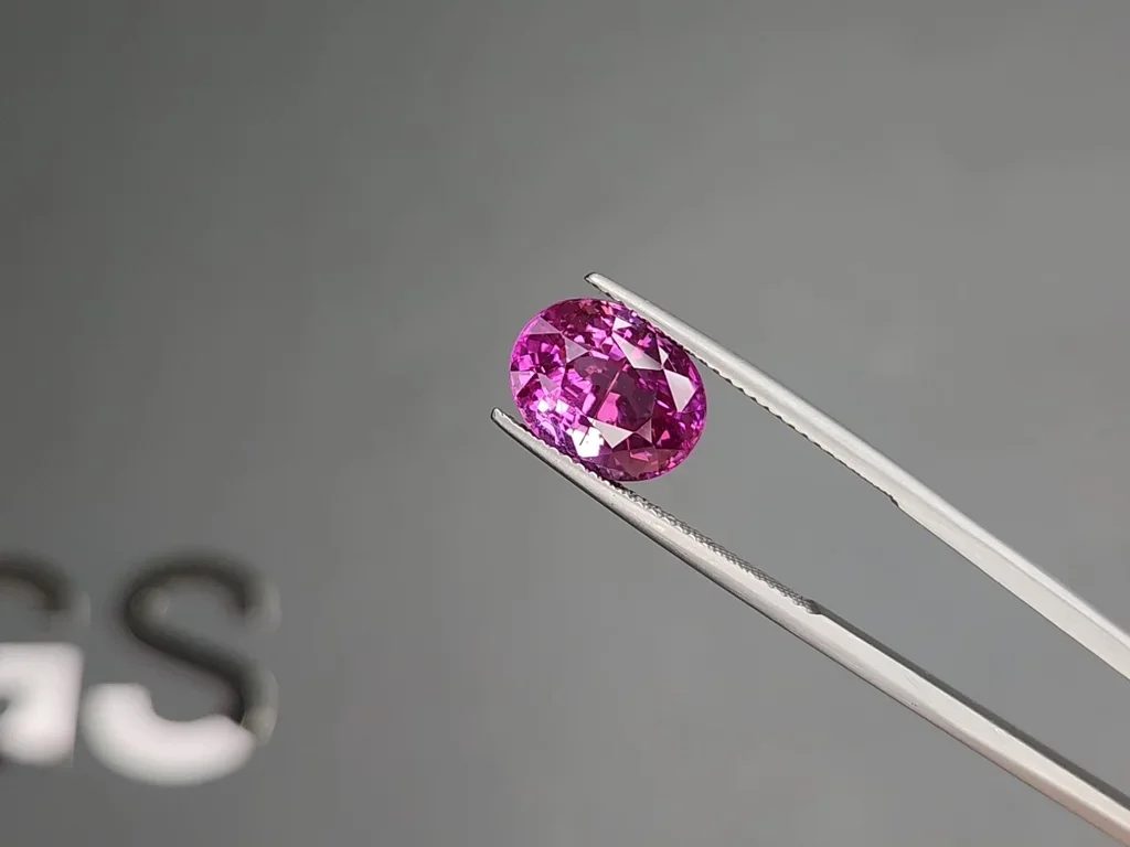 Pink sapphire in oval cut 6.10 carats, Sri Lanka Image №3