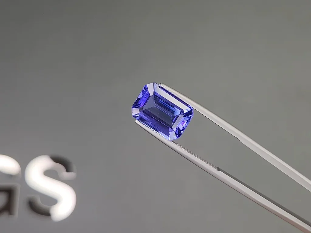 Tanzanite in octagon cut 5.19 carats, Tanzania Image №3