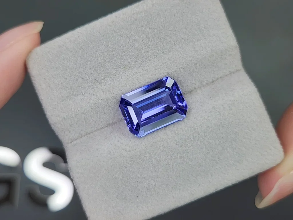 Tanzanite in octagon cut 5.19 carats, Tanzania Image №4
