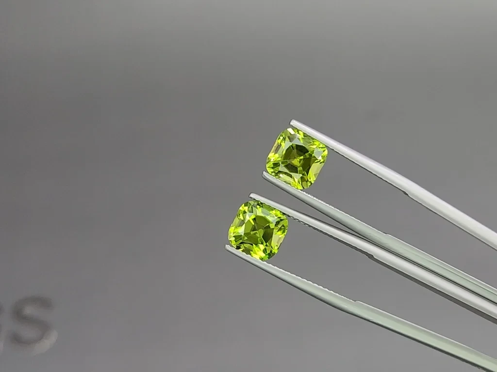 Pair of peridots cushion cut 5.92 carats, Burma Image №3
