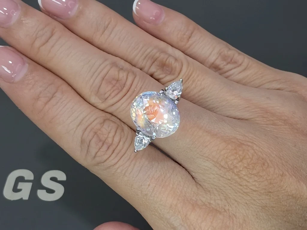 Rainbow moonstone in oval cut 8.54 carats, Madagascar  Image №5