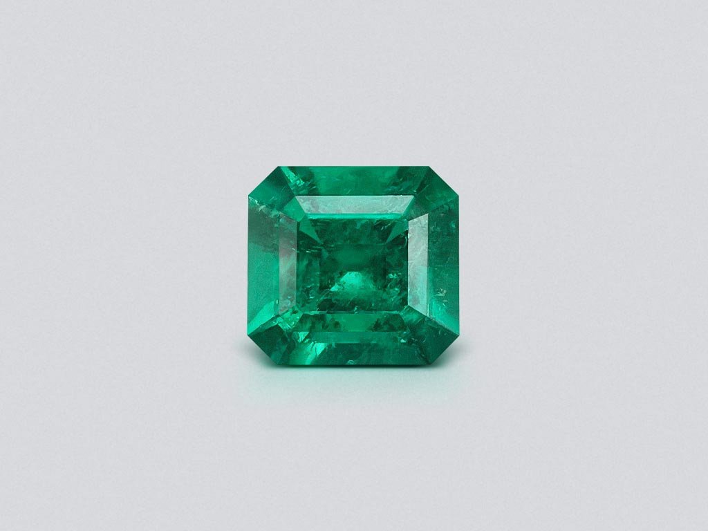 Ring with 2.23 ct Muzo Green emerald and diamonds in 18K white gold Image №5