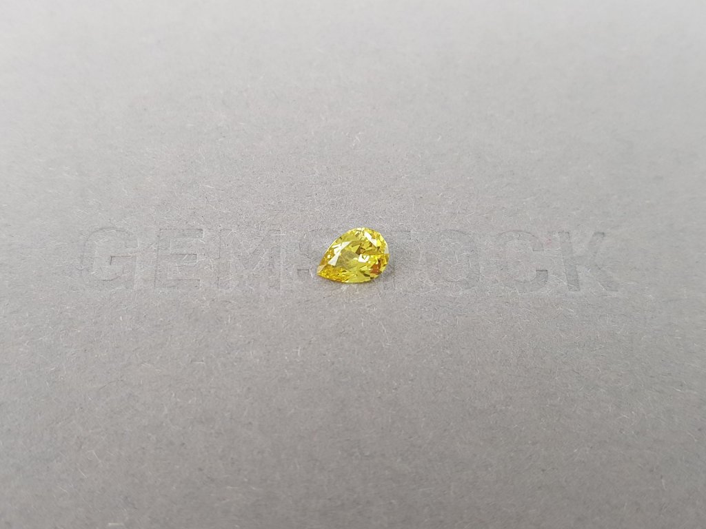Yellow unheated pear-cut sapphire 0.69 carats, Madagascar Image №1