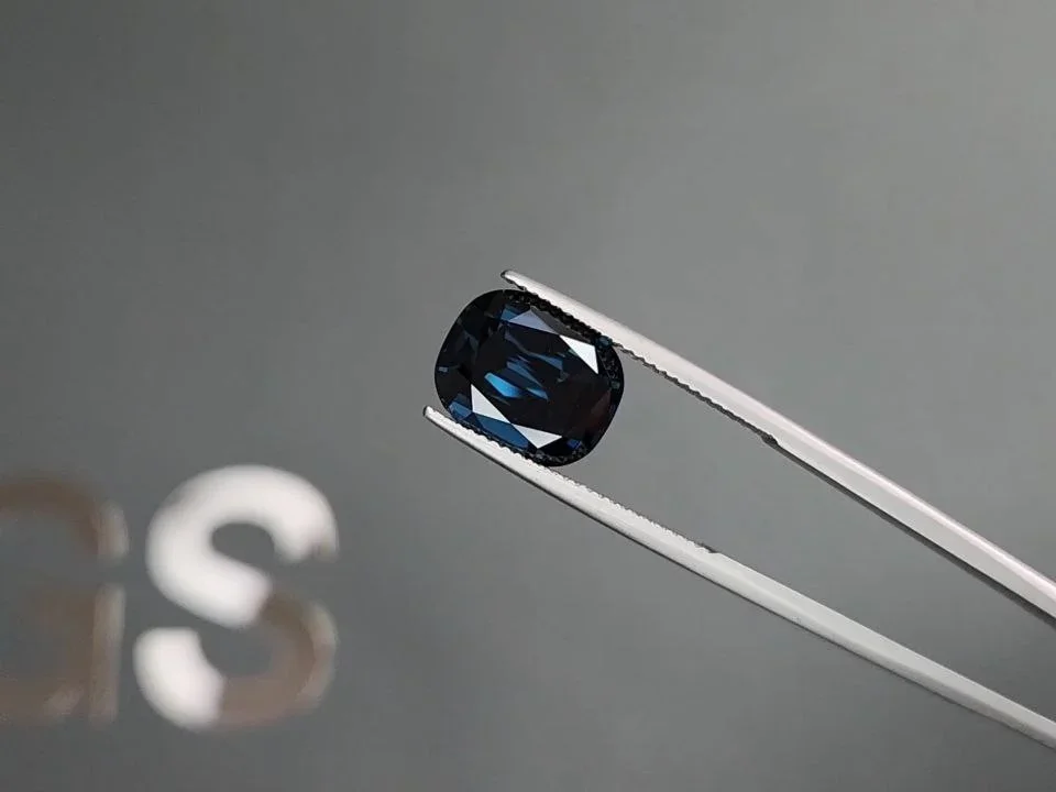 Cushion-cut deeep blue spinel 5.90 carats, Tanzania Image №3