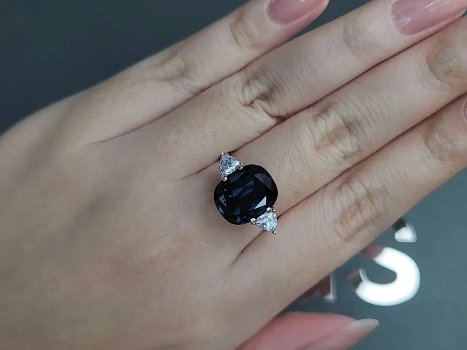 Cushion-cut deeep blue spinel 5.90 carats, Tanzania Image №5