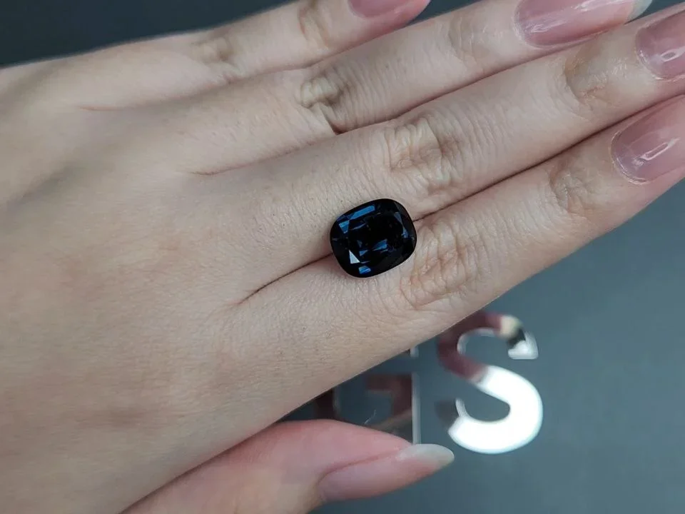 Cushion-cut deeep blue spinel 5.90 carats, Tanzania Image №2