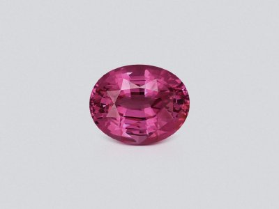 Intense pink Mahenge spinel in oval cut 2,55 carats, Tanzania   photo