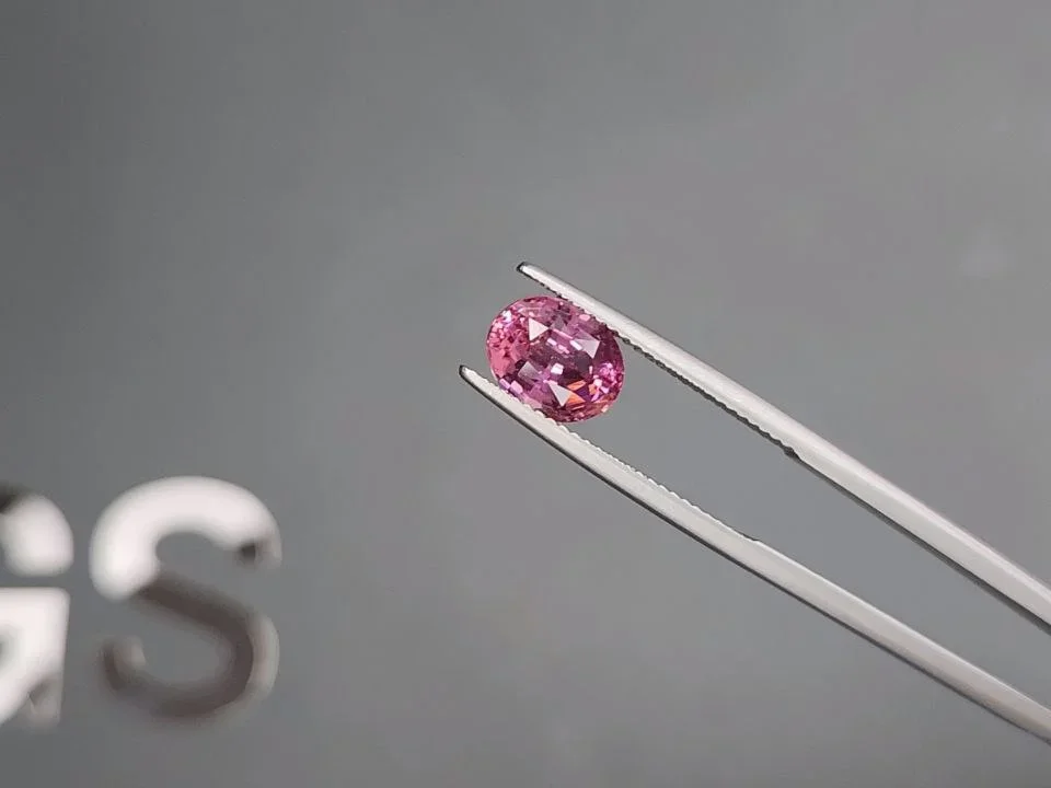 Intense pink Mahenge spinel in oval cut 2,55 carats, Tanzania   Image №3
