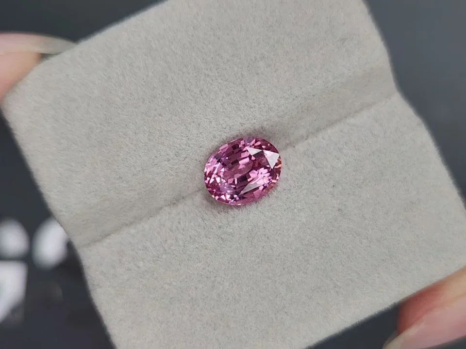 Intense pink Mahenge spinel in oval cut 2,55 carats, Tanzania   Image №4