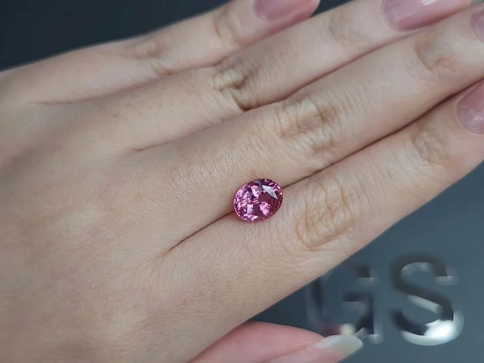 Intense pink Mahenge spinel in oval cut 2,55 carats, Tanzania   Image №2