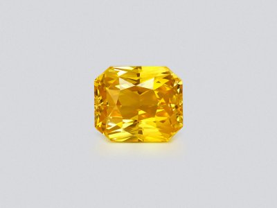 Yellow sapphire in radiant cut 8.17 carats, Sri Lanka photo