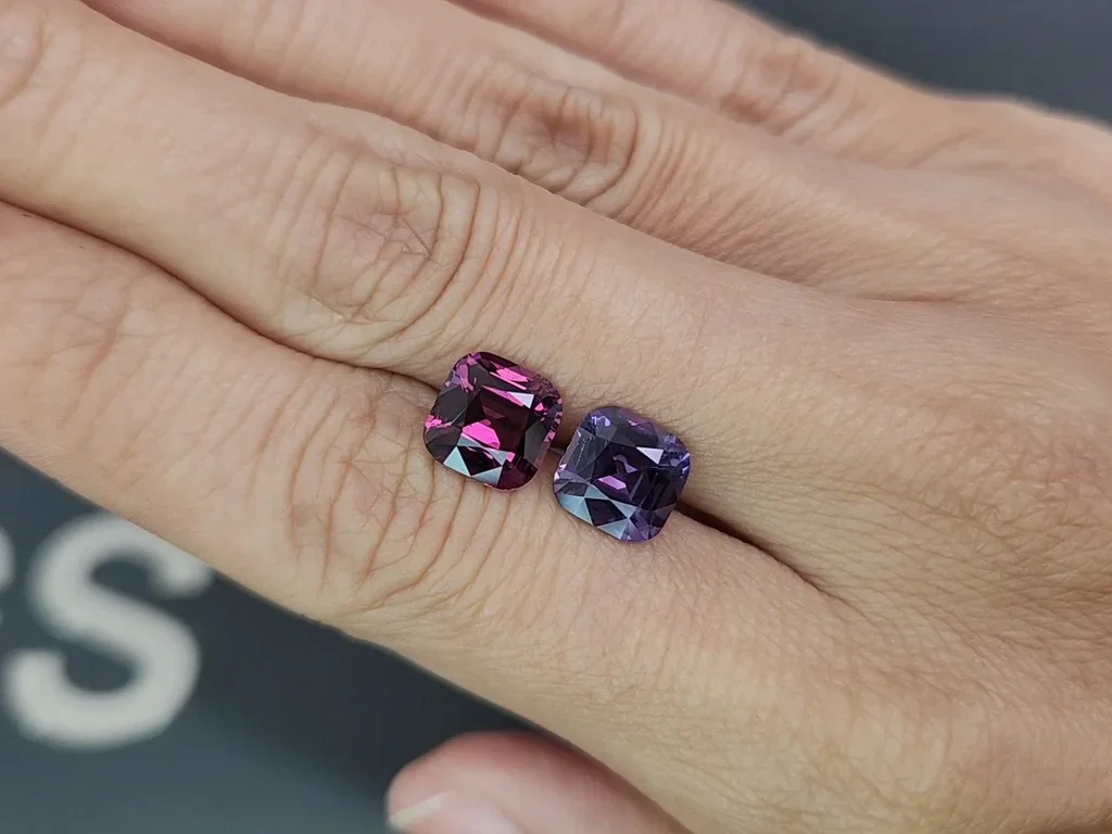 Contrasting pair of lavender and purple spinel cushion cut 5.02 carats, Tanzania Image №2