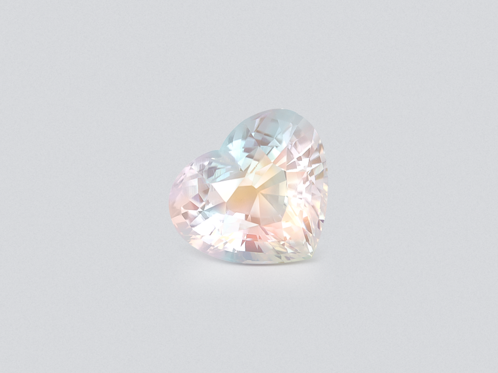 Rainbow moonstone heart shape 7.02 carats, Madagascar Image №1