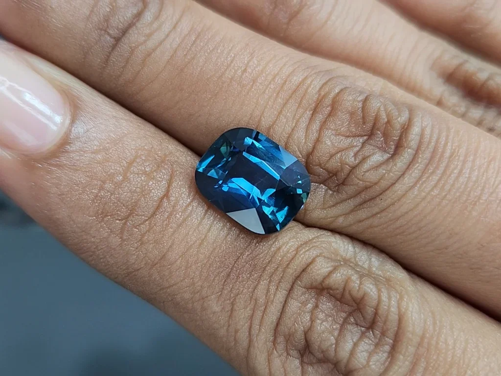 Sapphire Teal cushion cut 5.06 carats, Madagascar Image №2