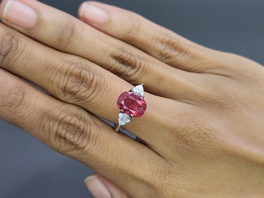 Spinel  pink red cushion cut 3.18 carats, Vietnam Image №5
