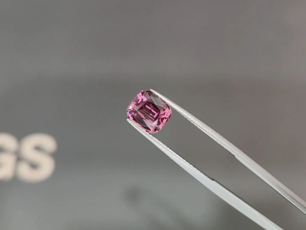 Garnet Malaya cushion cut 2.62 carats, Tanzania  Image №3