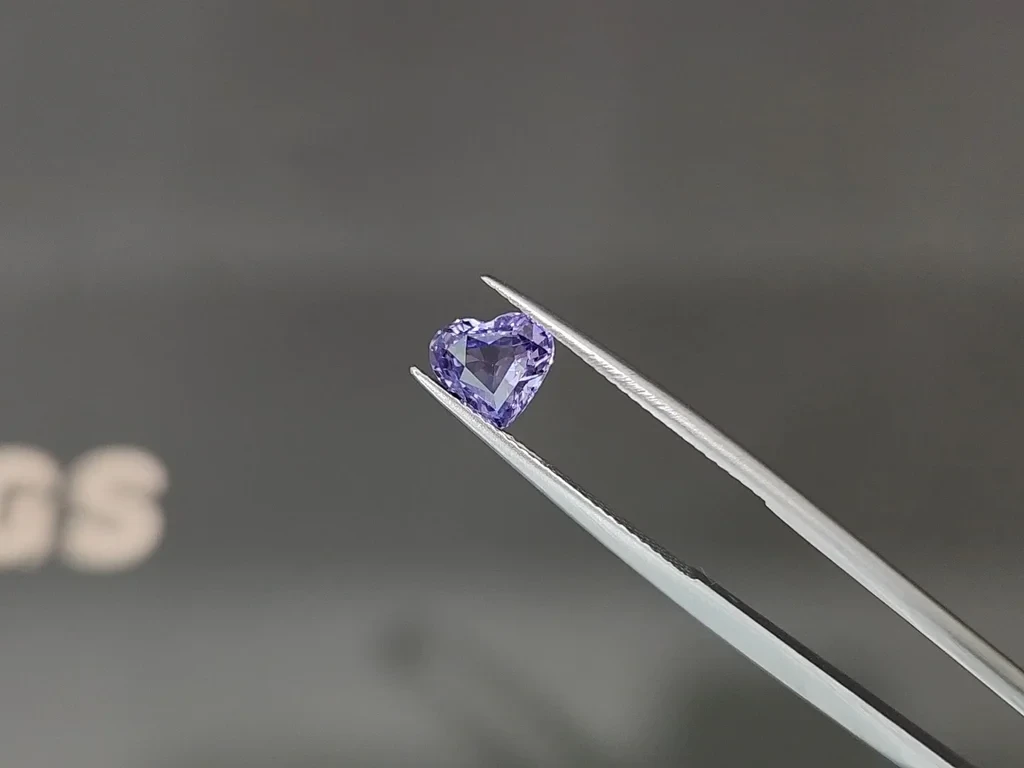 Unheated violet sapphire heart shape 1.65 carats, Sri Lanka Image №3