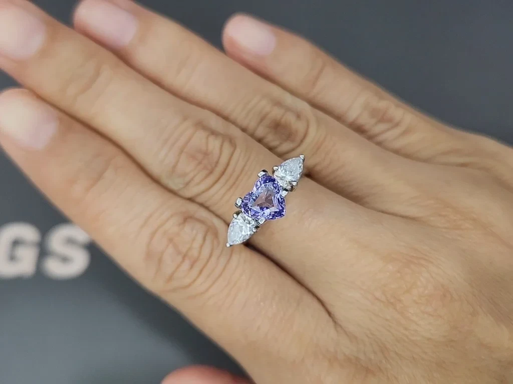 Unheated violet sapphire heart shape 1.65 carats, Sri Lanka Image №5