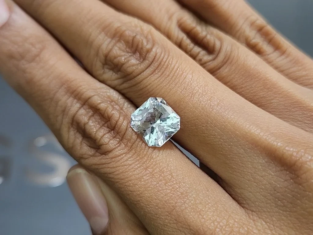 Kunzite radiant cut 3.70 carats, Pakistan Image №2