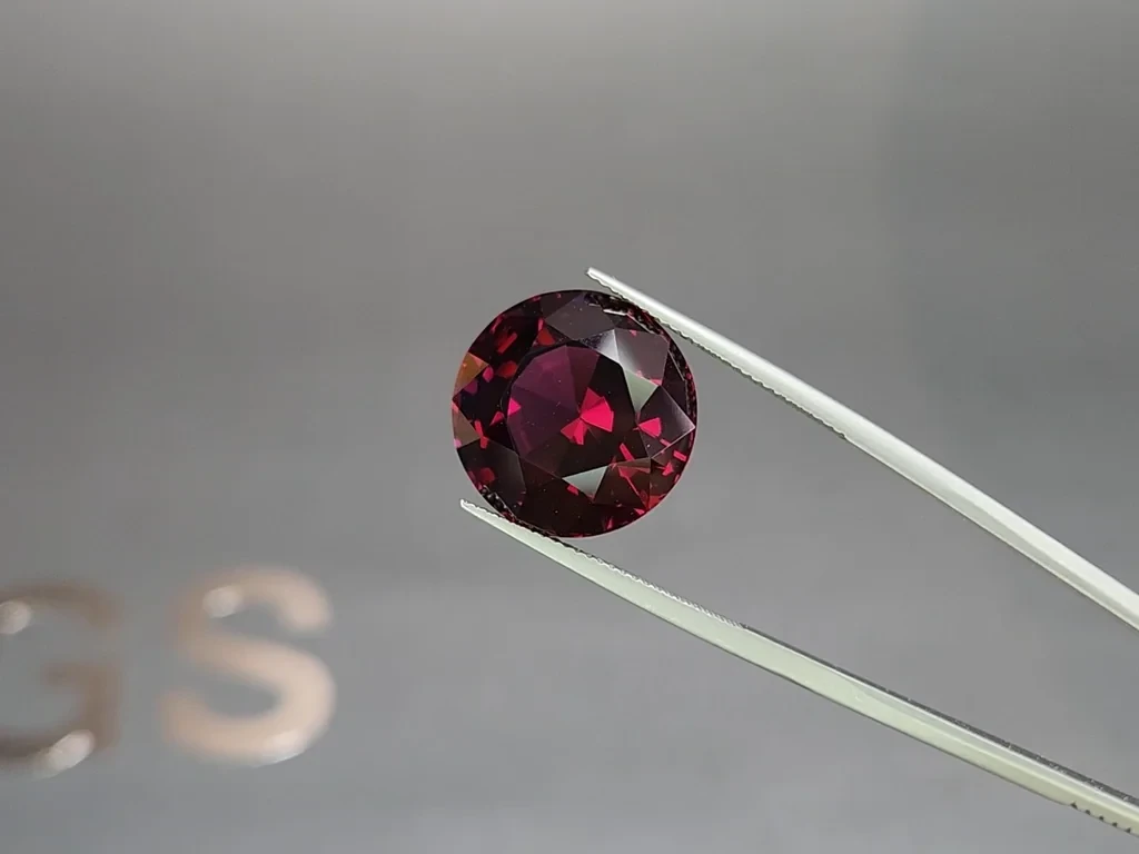 Large rhodolite garnet round cut 23.90 carats, Africa Image №3
