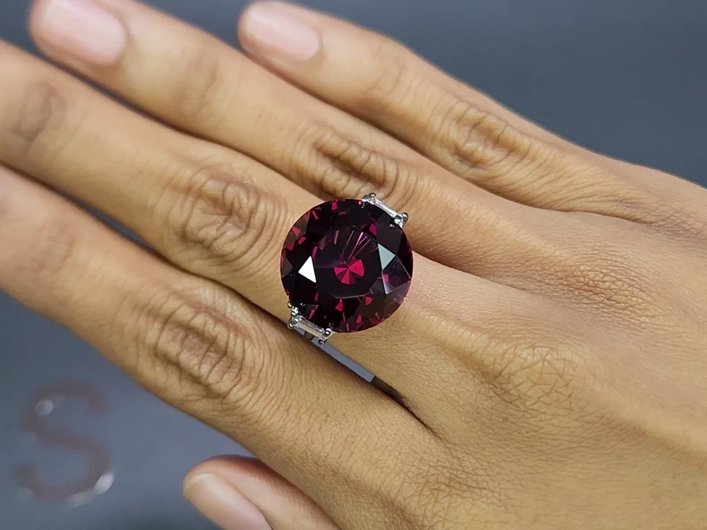 Large rhodolite garnet round cut 23.90 carats, Africa Image №5