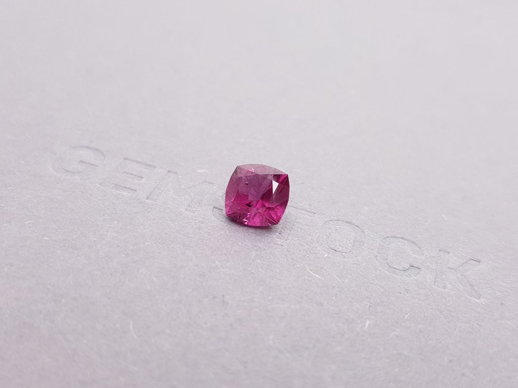 Cushion Color Change Garnet 2.00 ct Image №5