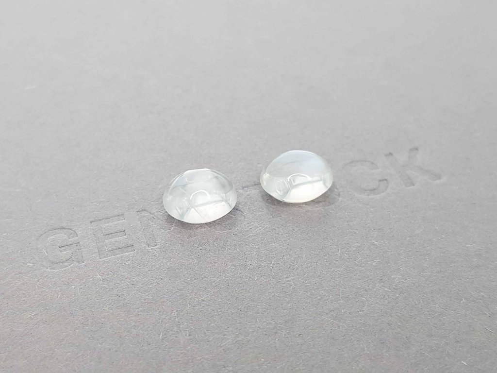 Pair of moonstones from Burma in cabochon cut 4.71 carats Image №2