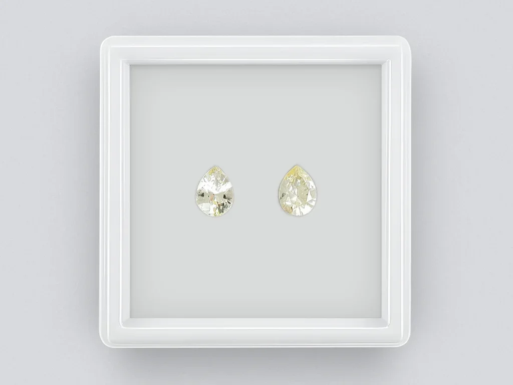 Pair of pastel yellow pear cut sapphires 2.36 carats, Sri Lanka Image №1