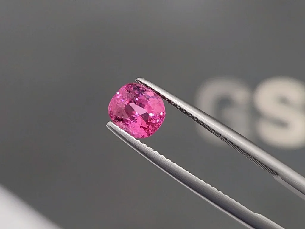 Hot pink cushion cut spinel 1.58 carats, Vietnam Image №3