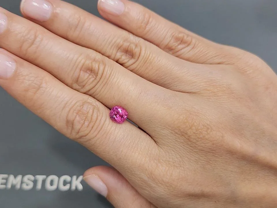 Hot pink cushion cut spinel 1.58 carats, Vietnam Image №2