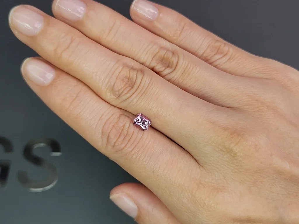Radiant-cut pink sapphire 0.88 carats, Madagascar Image №2