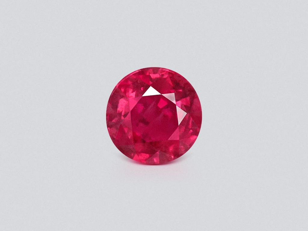 Unheated vivid red-pink ruby in round cut 1.00 carat, Kashmir  Image №1