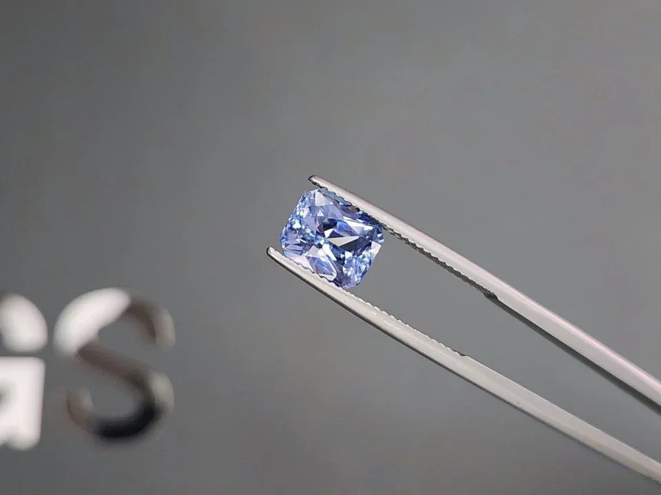 Unheated Pastel Blue sapphire in radiant cut 3,54 carats, Sri Lanka  Image №3