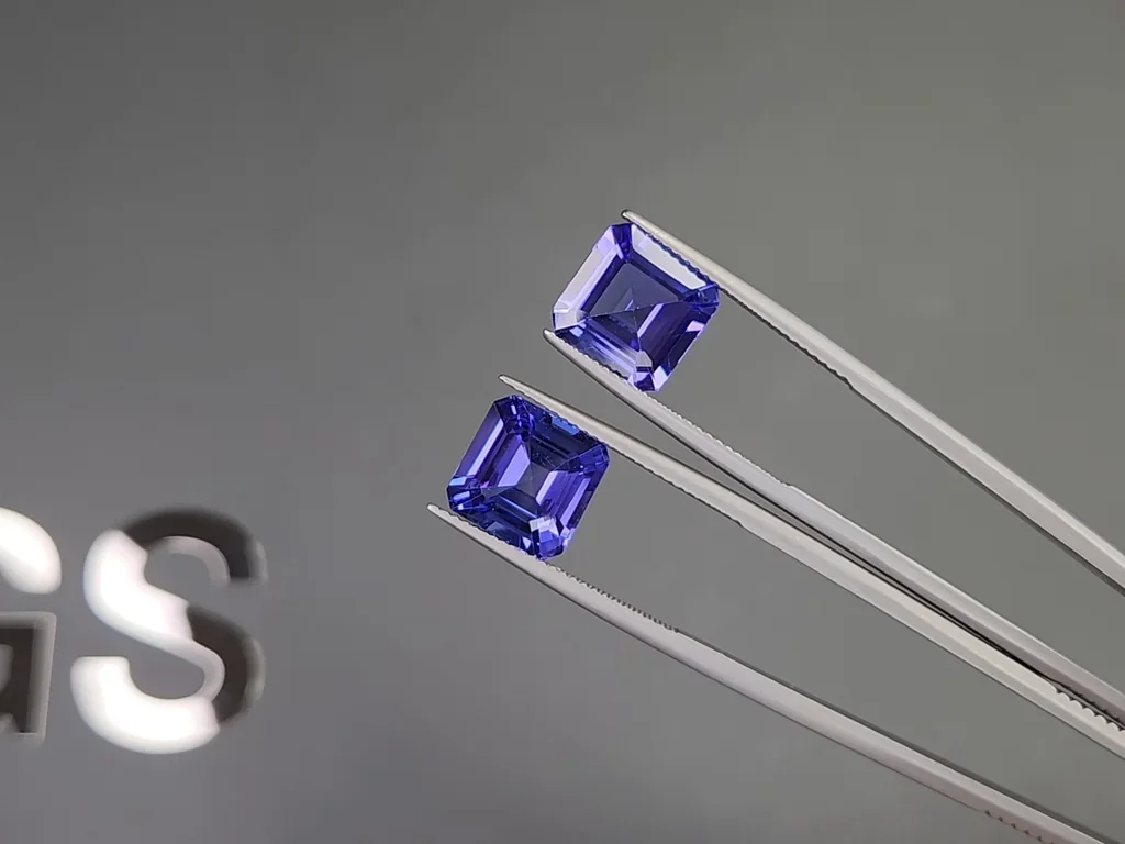 Pair of tanzanites in asscher cut 9.31 carats, Tanzania Image №3