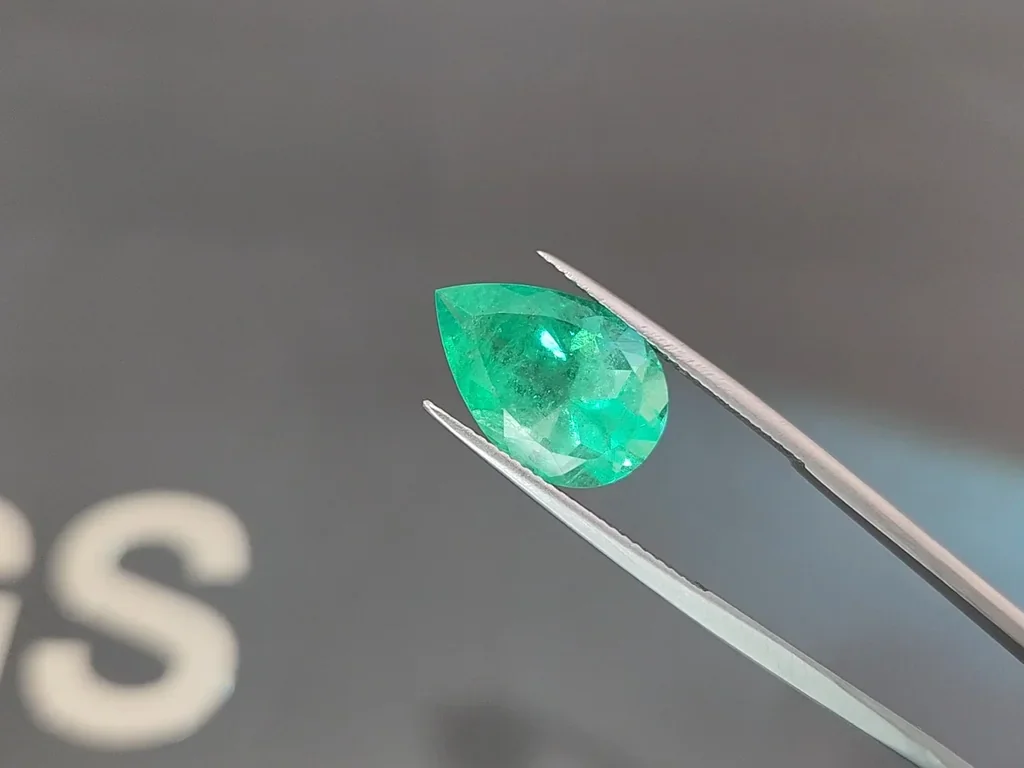 Emerald pear cut 6.57 carats, Colombia Image №3