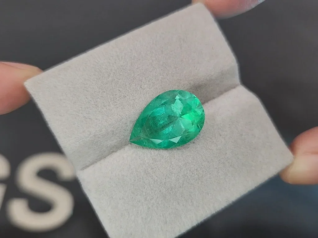 Emerald pear cut 6.57 carats, Colombia Image №4