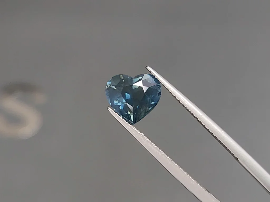 SapphireTeal heart shape 3.12 carats, Madagascar Image №3