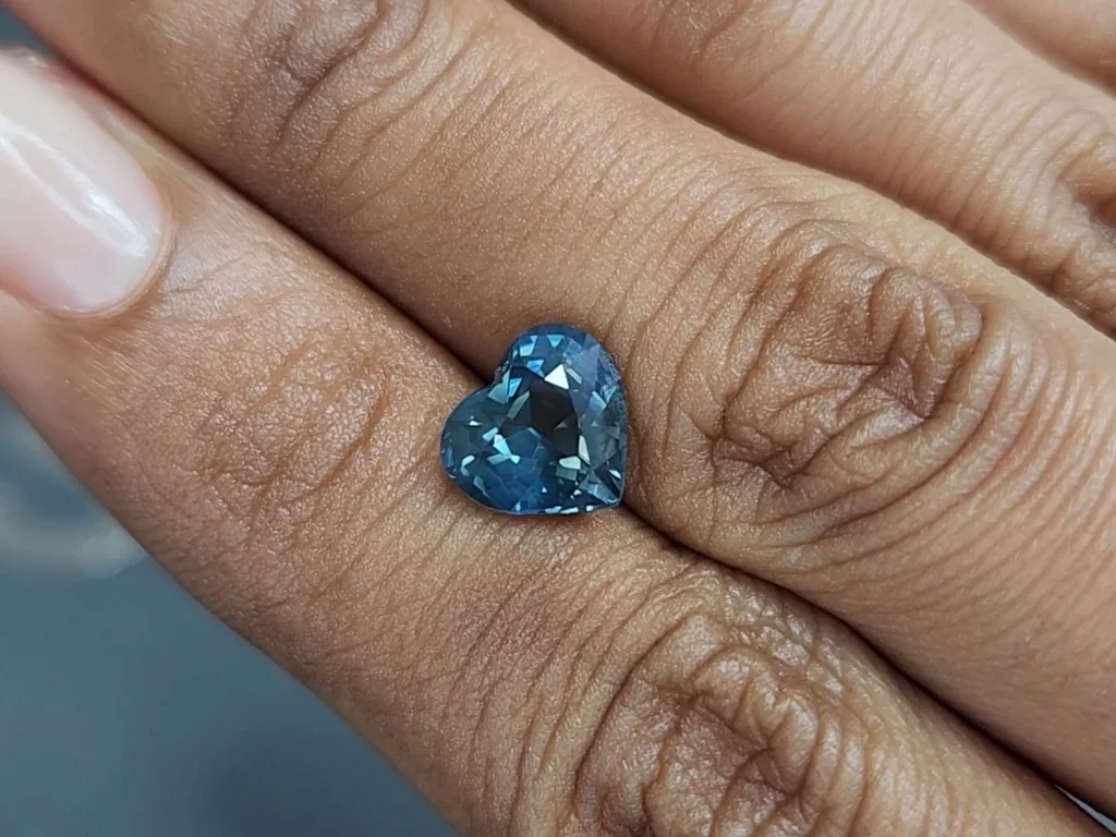 SapphireTeal heart shape 3.12 carats, Madagascar Image №2