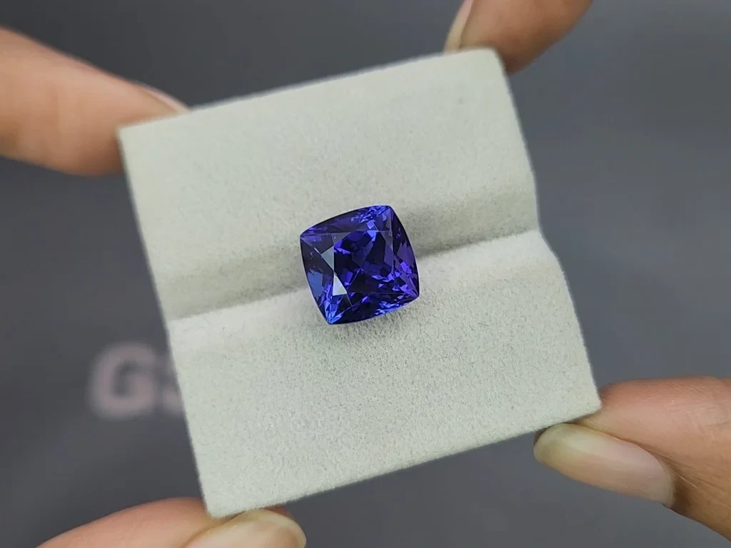 Tanzanite cushion cut 8.84 carats, Tanzania Image №4