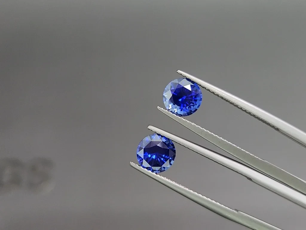 Pair of Royal Blue sapphires in round cut 3.07 carats, Sri Lanka Image №3